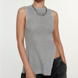 Sleeveless Asymmetric Gray Knit Top